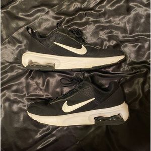Nike Tennis Shoe